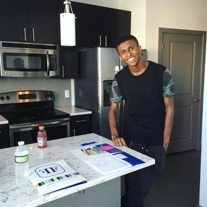 Meet your Posher, Warren